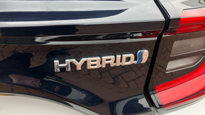 Toyota Yaris 1.5 Hybrid Design 5dr CVT Hybrid Hatchback